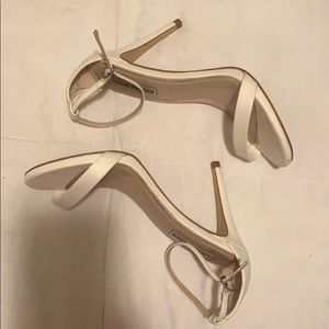 Steve Madden ‘Stecy’ white heels